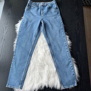 W27”x L29” BDG Bue Mom Jeans $38 Firm